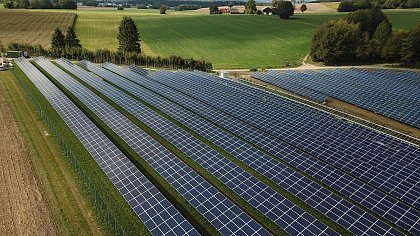 Germany wants to further expand renewable energies for more climate protection and a crisis-proof, independent energy supply. What does the associated land use mean for agriculture and biodiversity? Which governance structures can and must be developed to take into account all competing needs and demands?