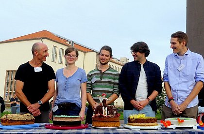 Die Teilnehmer des Soil Profile Cake Contest und der diesjhrige Gewinner (4. v.l), Foto: E. Lippold