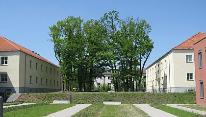 Betty-Heimann-Str. 5 und 3