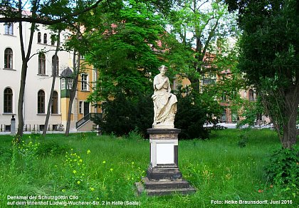 Clio - Schutzgttin der Geschichte, Steintor-Campus, Ludwig-Wucherer-Str. 2, Innenhof, Halle (Saale), Juni 2016, Foto: H. Braunsdorff