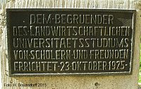 Tafel am Denkmal von Julius Kühn, Campus Steintor, Foto: H. Braunsdorff 2015